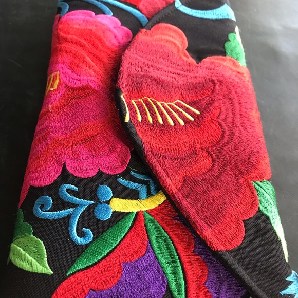 Vintage Floral Clutch - Picture 6 of 11